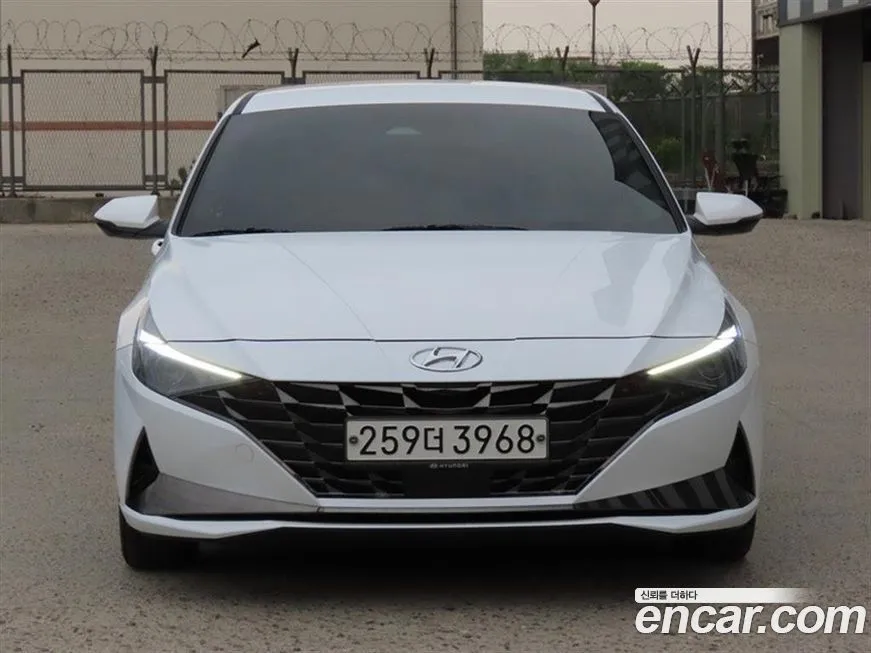 Hyundai AVANTE — фото 1