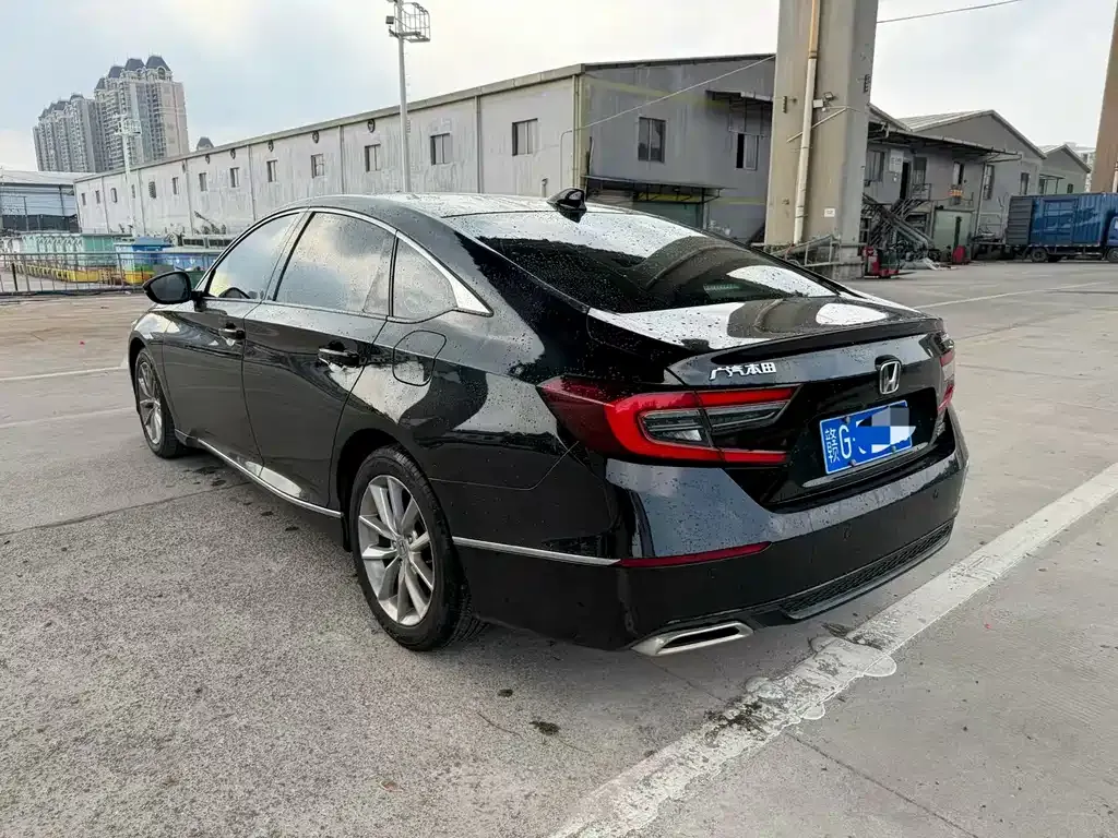 Honda Accord — фото 9