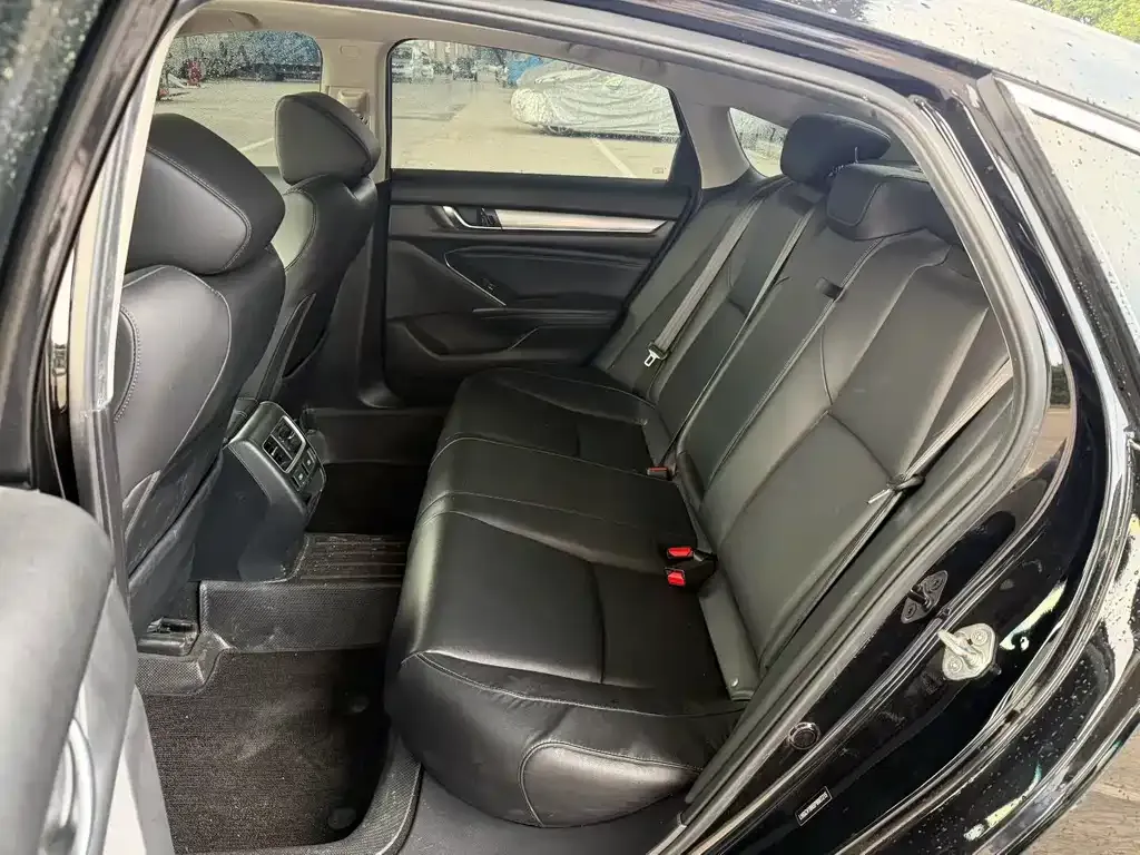 Honda Accord — фото 3