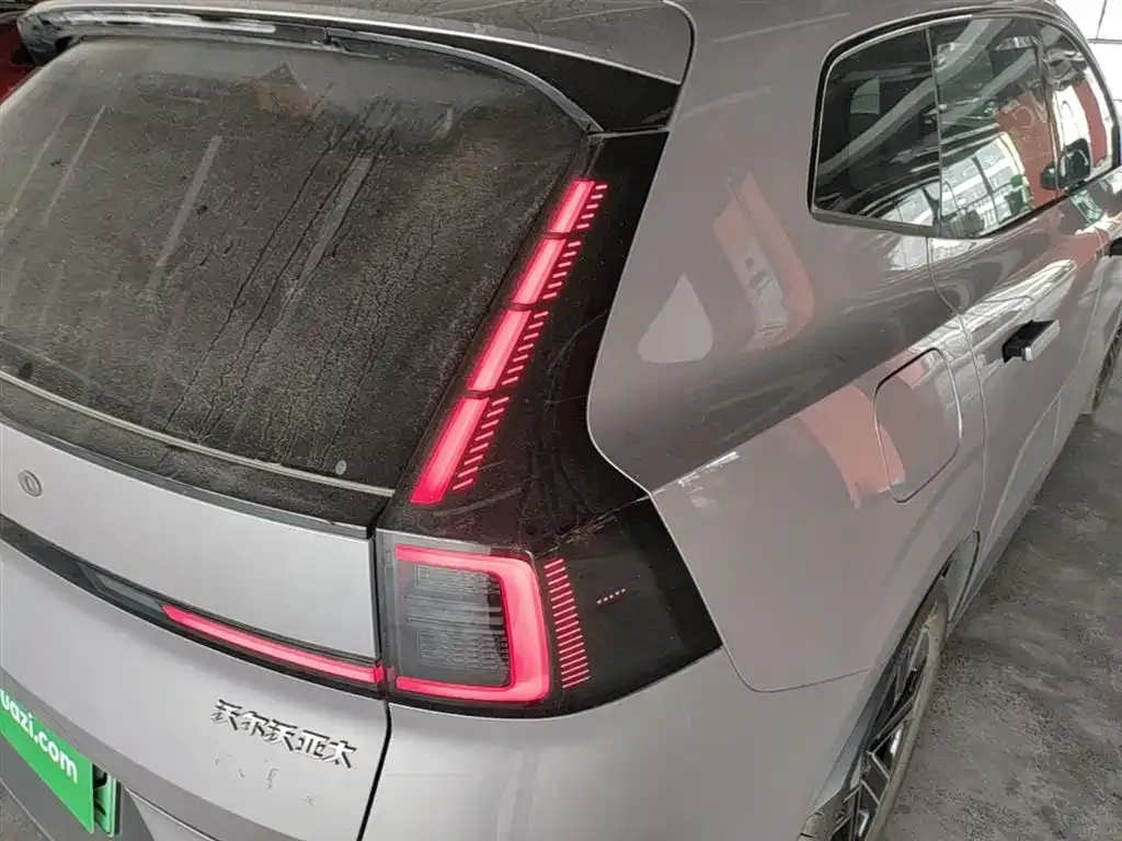 Volvo XC70 Plug-in Hybrid — фото 8