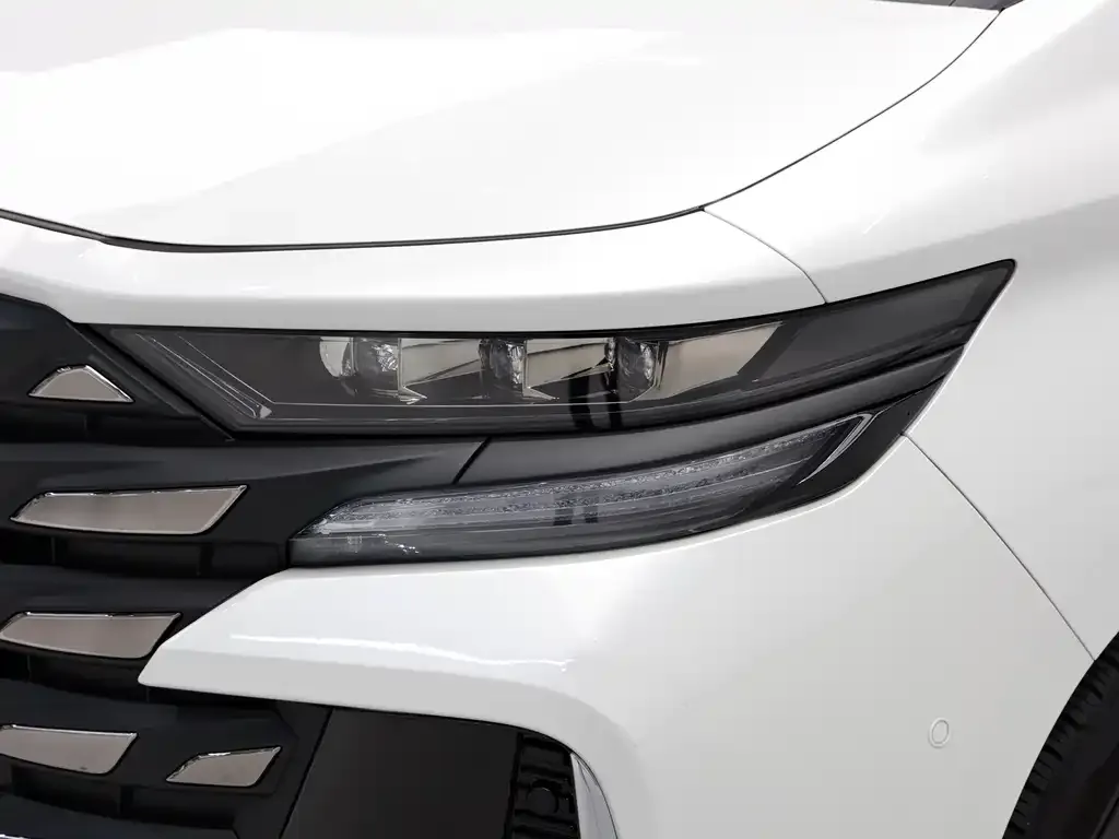 Toyota Vellfire — фото 3