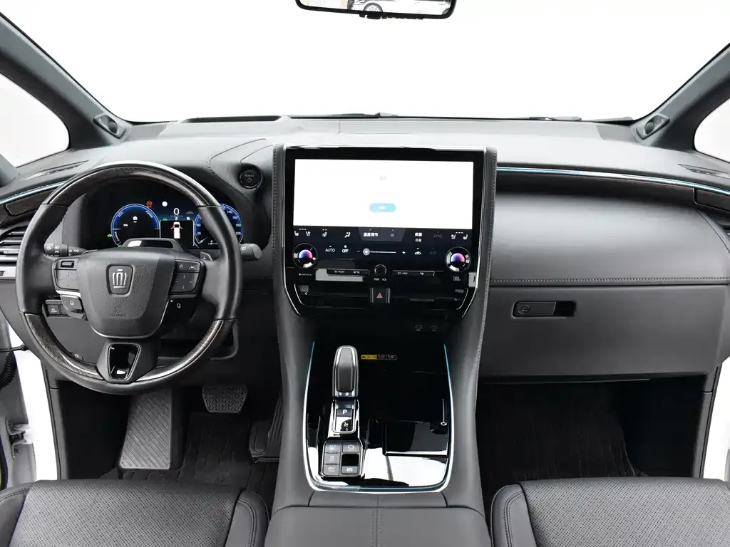 Toyota Vellfire — фото 9