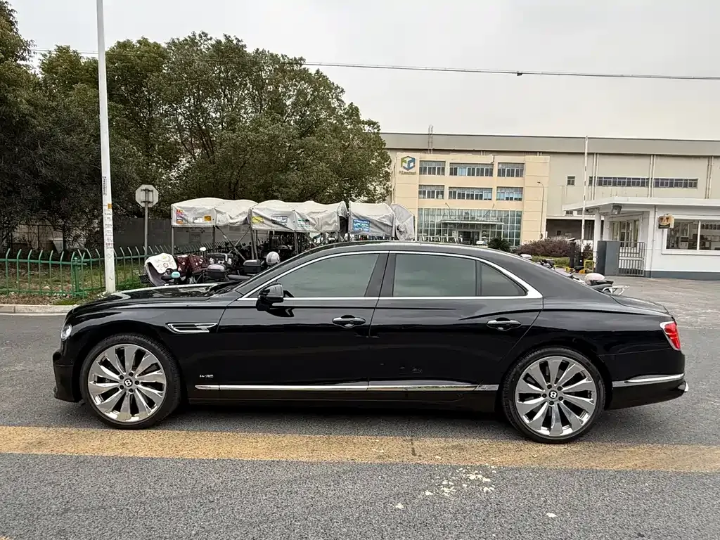 Bentley Flying Spur — фото 8