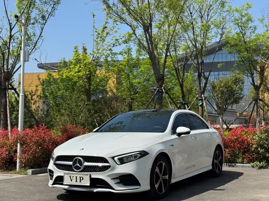 Mercedes-Benz A-Class — фото 1