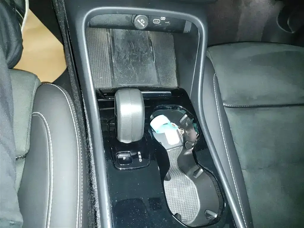 Volvo XC40 NEV 2023 из CN, фото 5