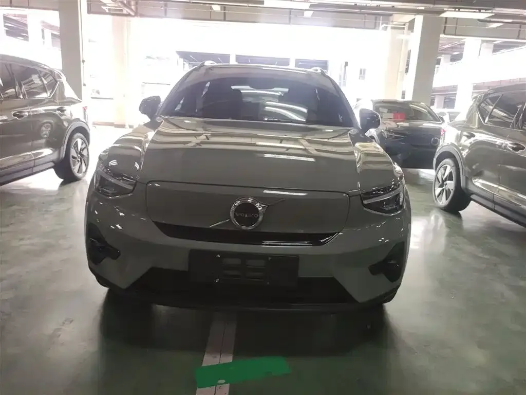 Volvo XC40 NEV 2023 из CN, фото 4