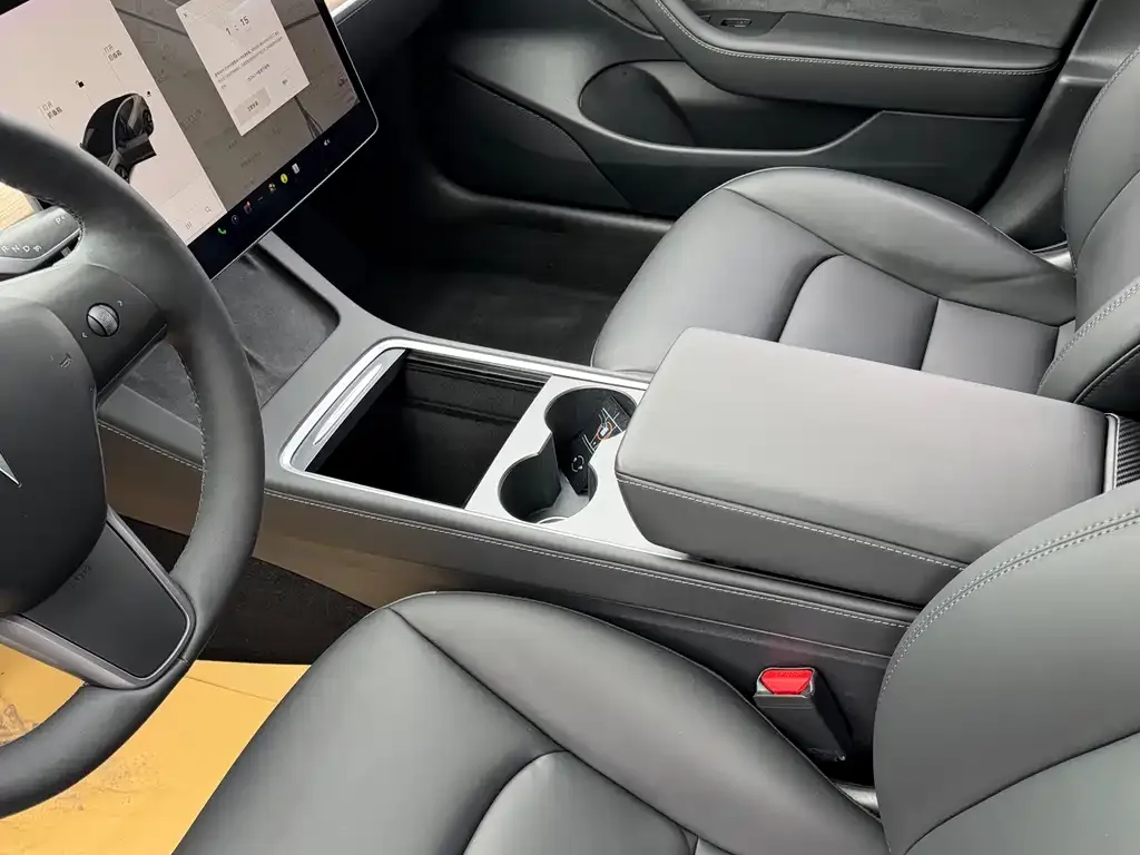 Tesla Model 3 — фото 3