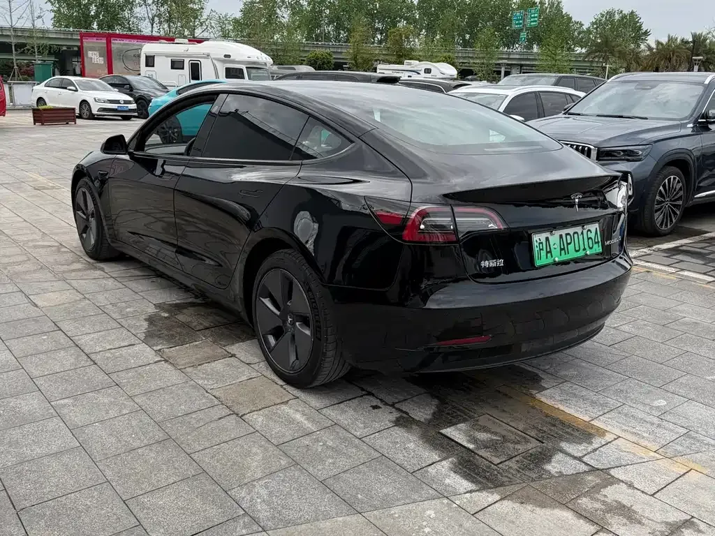 Tesla Model 3 — фото 10