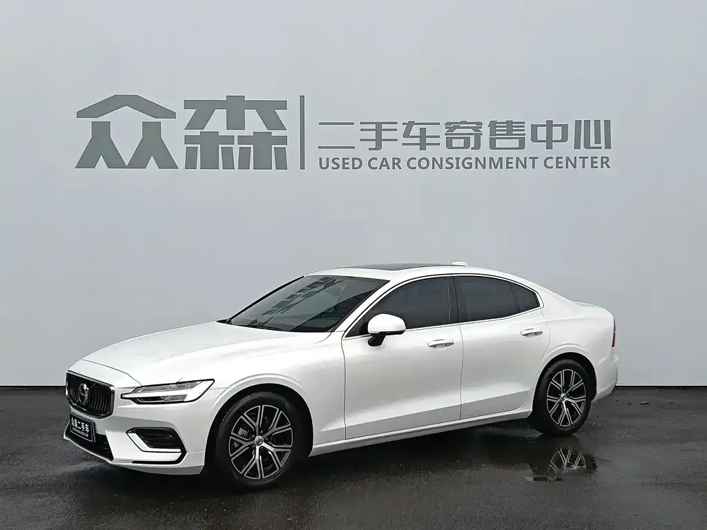 Volvo S60 — фото 1