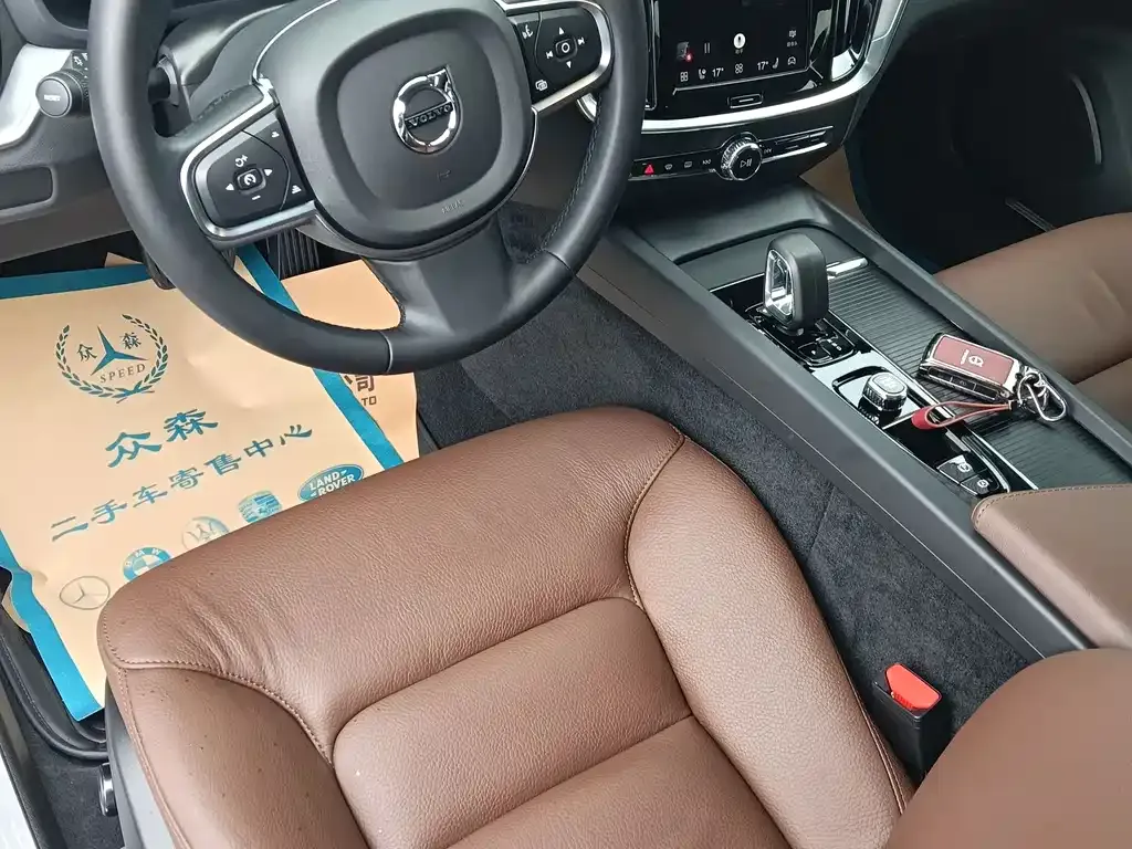 Volvo S60 — фото 9