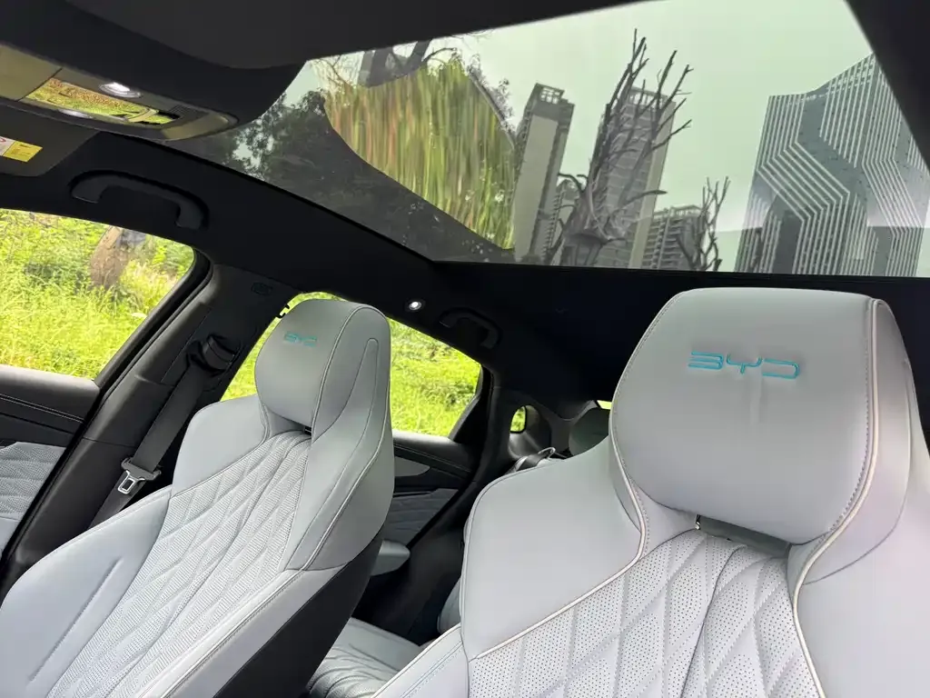 BYD Seal — фото 3