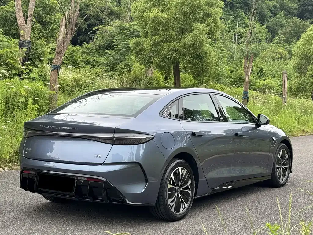 BYD Seal — фото 10