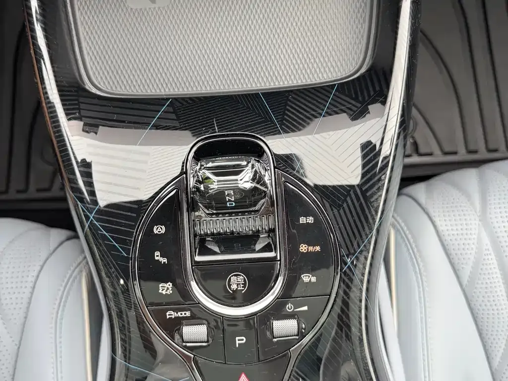 BYD Seal — фото 4