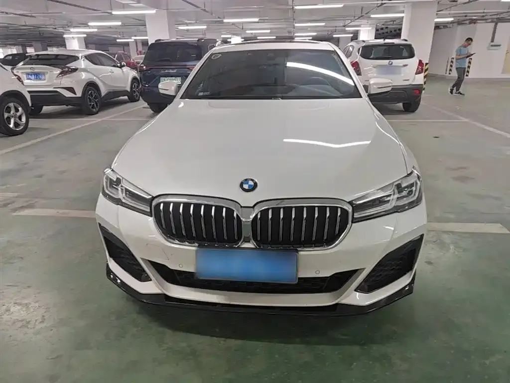 BMW 5 Series — фото 10