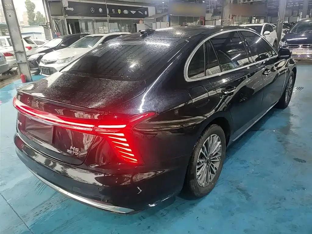 Hongqi H5 — фото 2