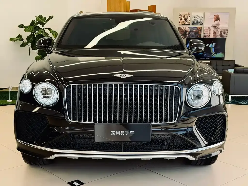 Bentley Bentayga — фото 1