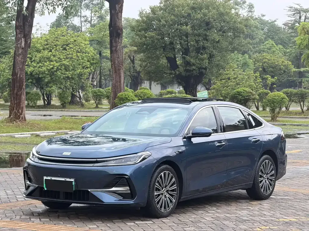 Geely Galaxy A7 — фото 1