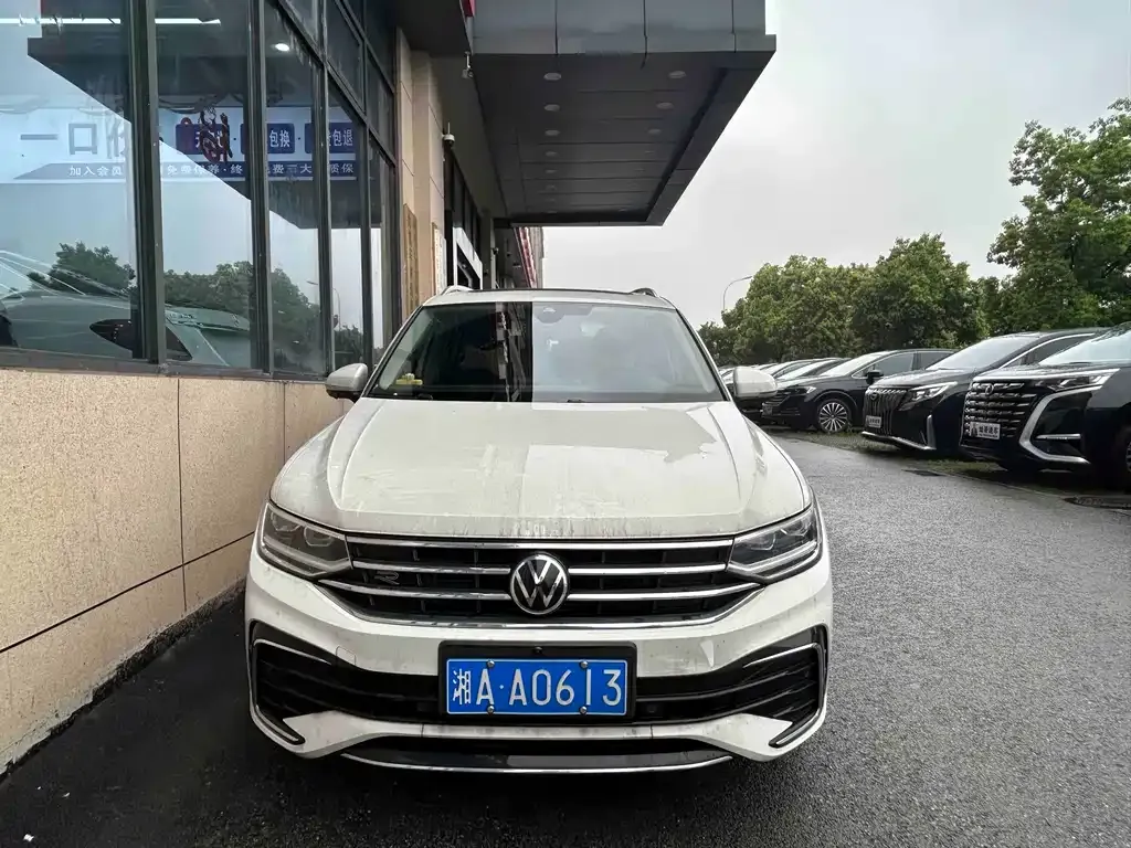 Volkswagen Tiguan L — фото 3