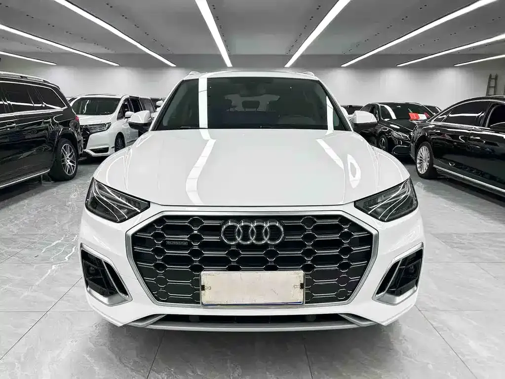 Audi Q5L — фото 2