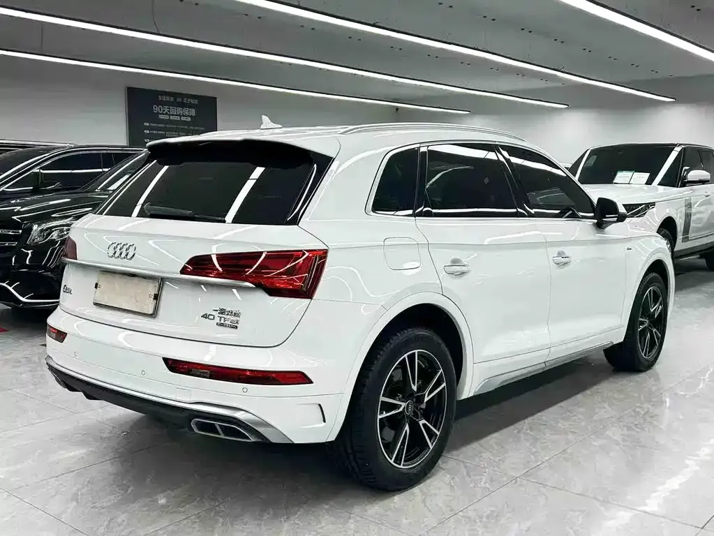 Audi Q5L — фото 7