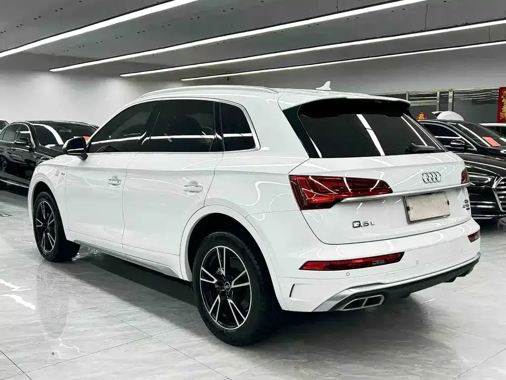 Audi Q5L — фото 3