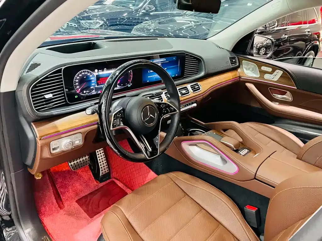 Mercedes-Benz GLS — фото 6