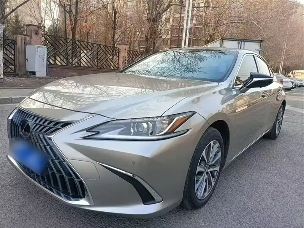 Lexus ES — фото 10