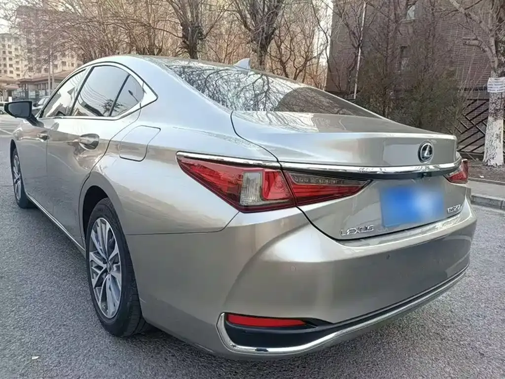 Lexus ES — фото 7