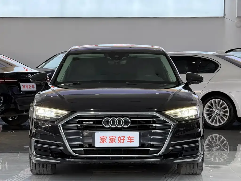 Audi A8 — фото 2