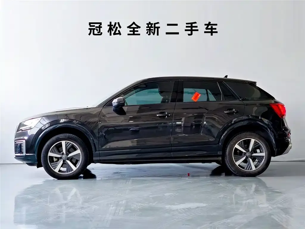 Audi Q2L e-tron — фото 2