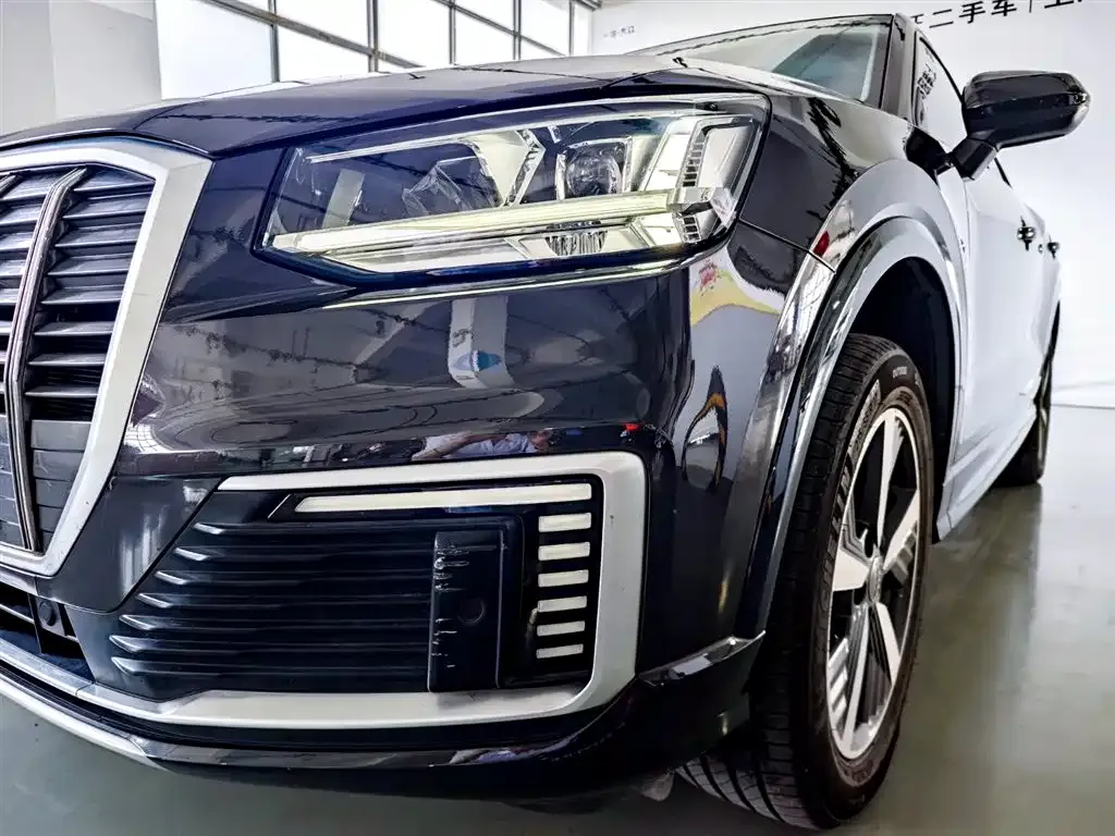 Audi Q2L e-tron — фото 10