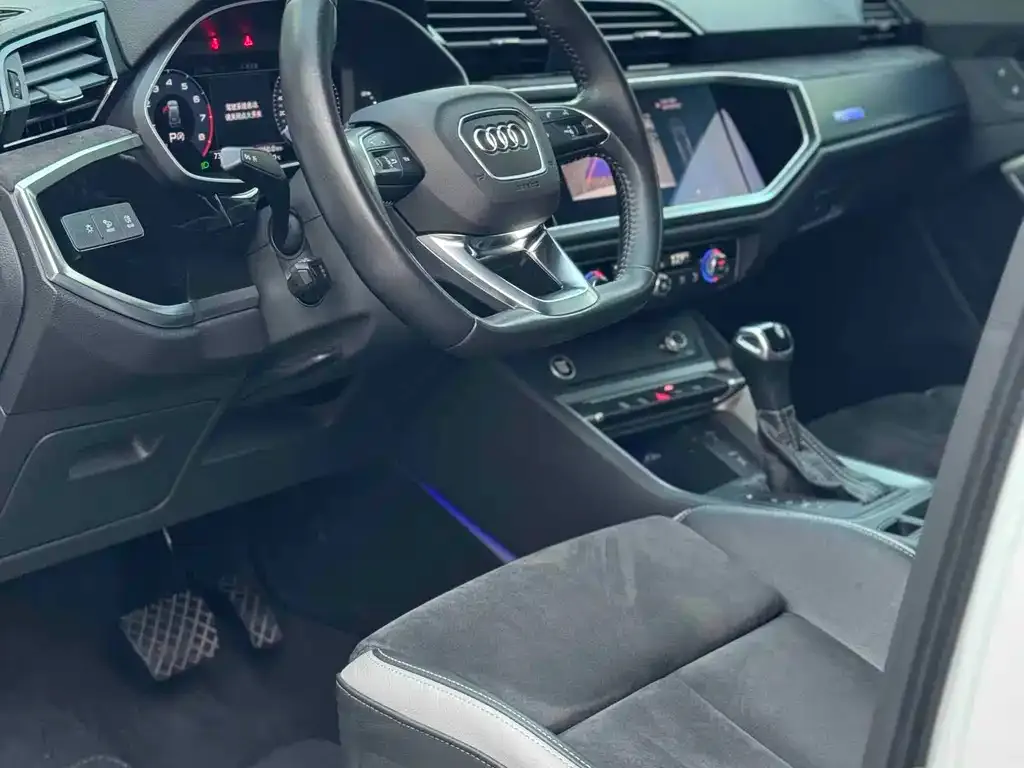 Audi Q3 2021 из CN, фото 7
