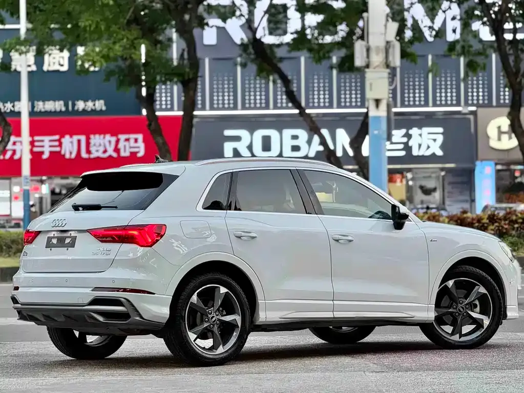 Audi Q3 2021 из CN, фото 6