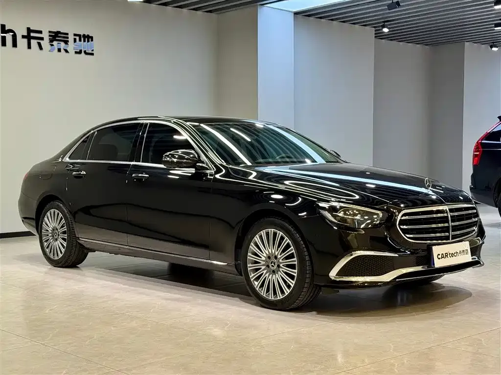 Mercedes-Benz E-Class — фото 7