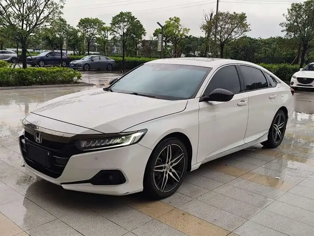 Honda Accord — фото 1