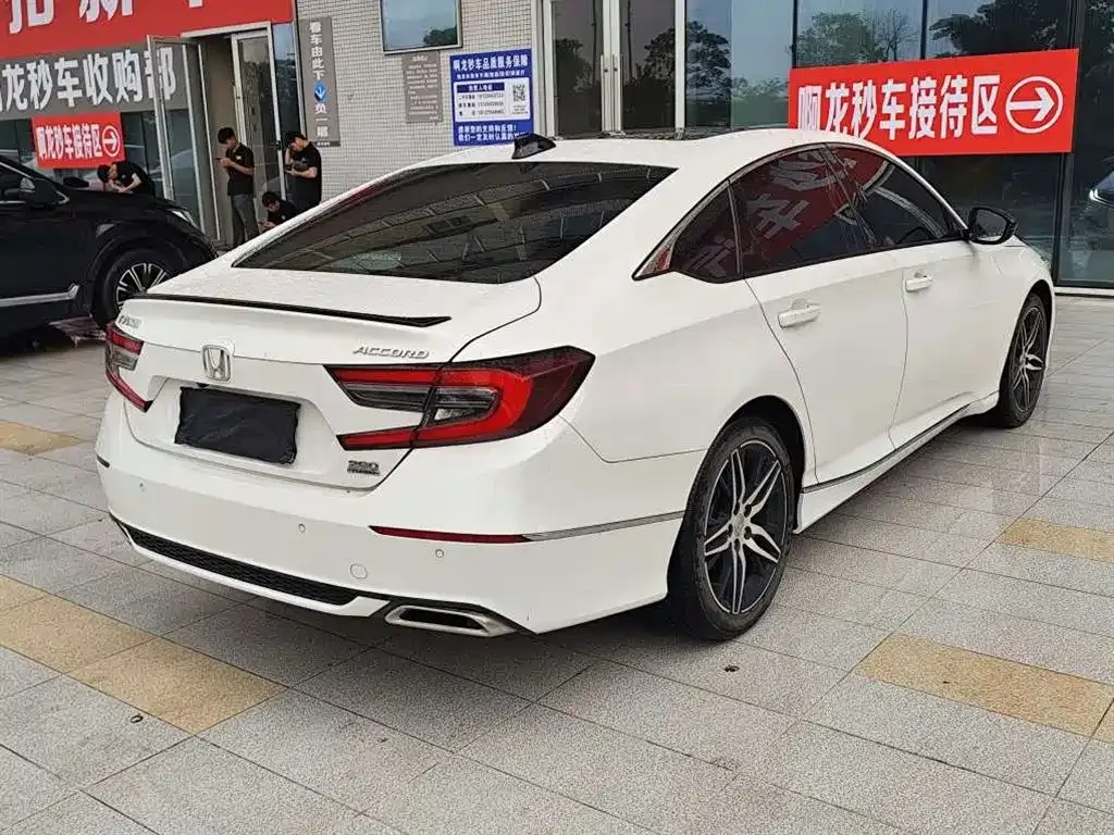 Honda Accord — фото 7