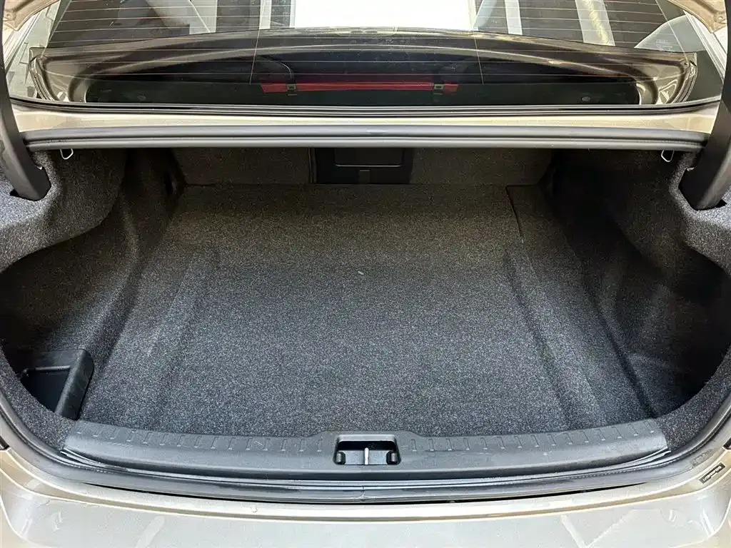 Volvo S60 — фото 10