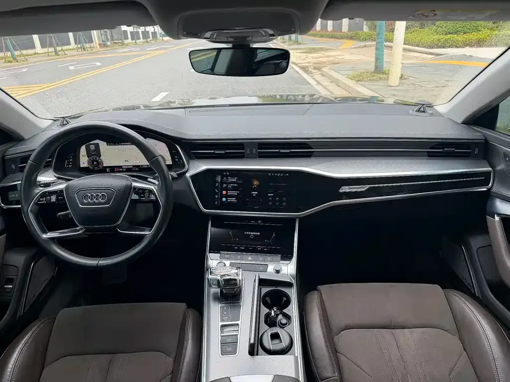 Audi A7L — фото 6