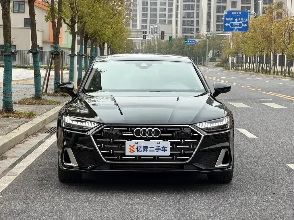 Audi A7L — фото 7