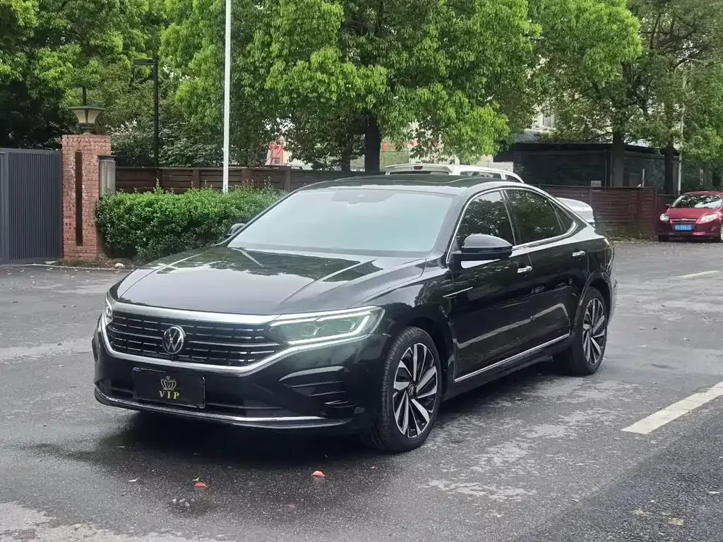 Volkswagen Passat — фото 1