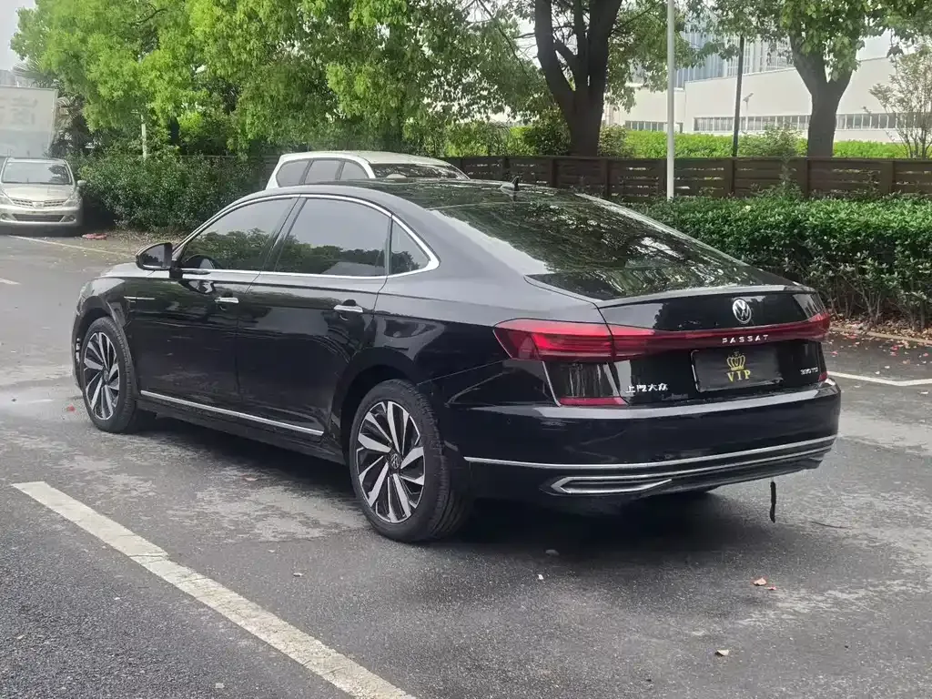 Volkswagen Passat — фото 8