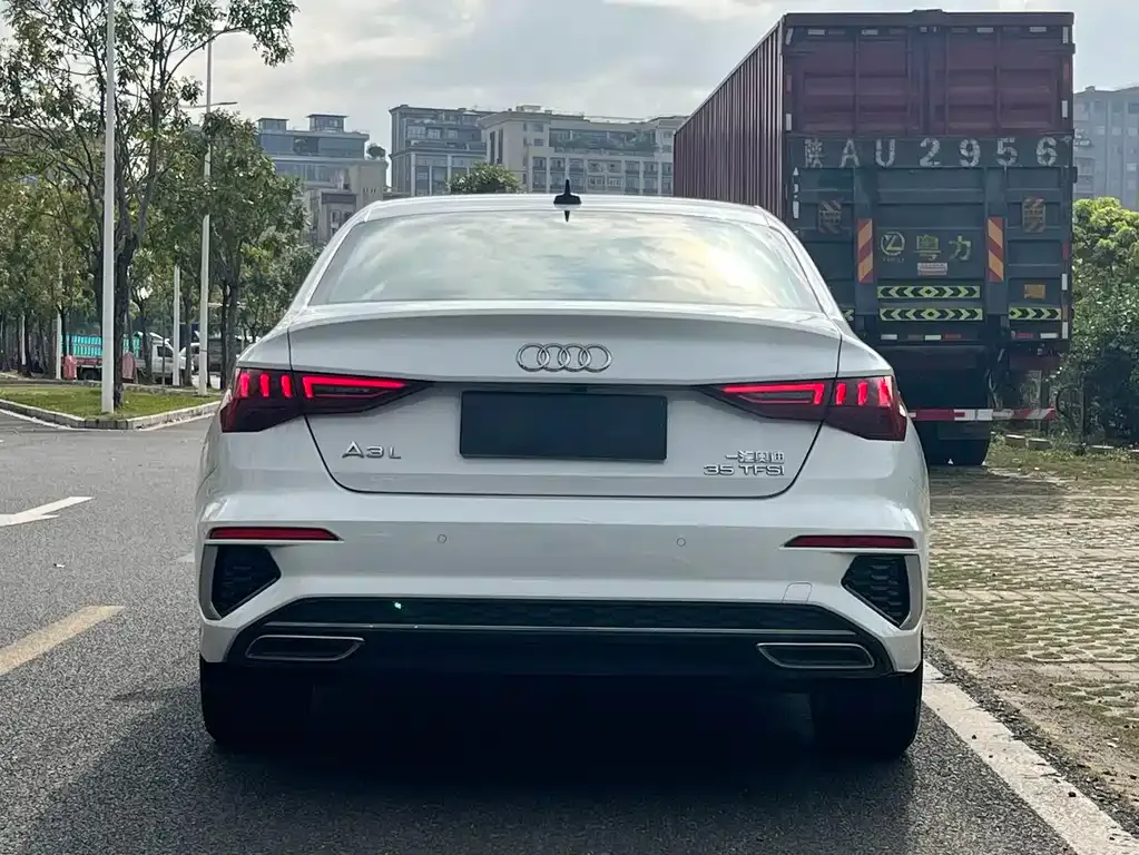 Audi A3 2023 из CN, фото 3