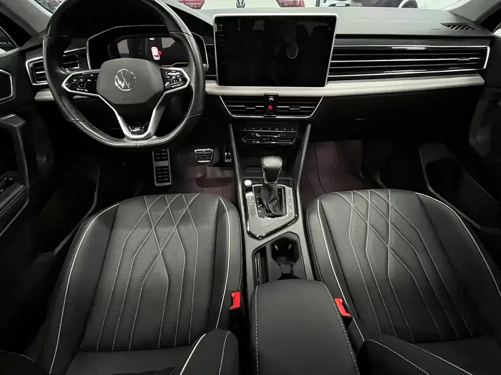 Volkswagen Tiguan L — фото 10