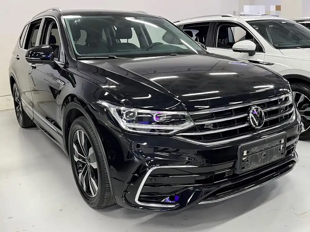 Volkswagen Tiguan L — фото 6
