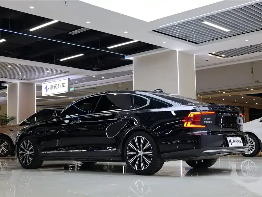 Volvo S90 — фото 10