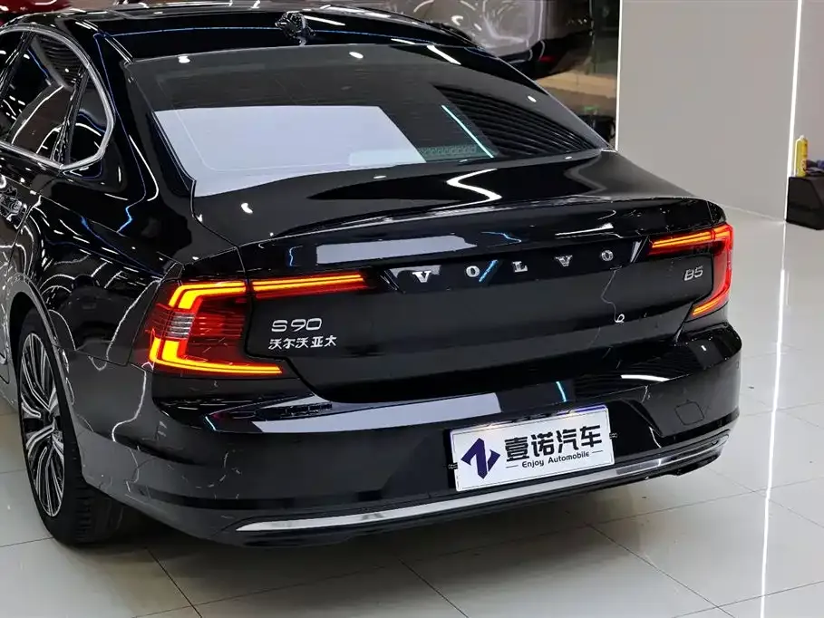 Volvo S90 — фото 7