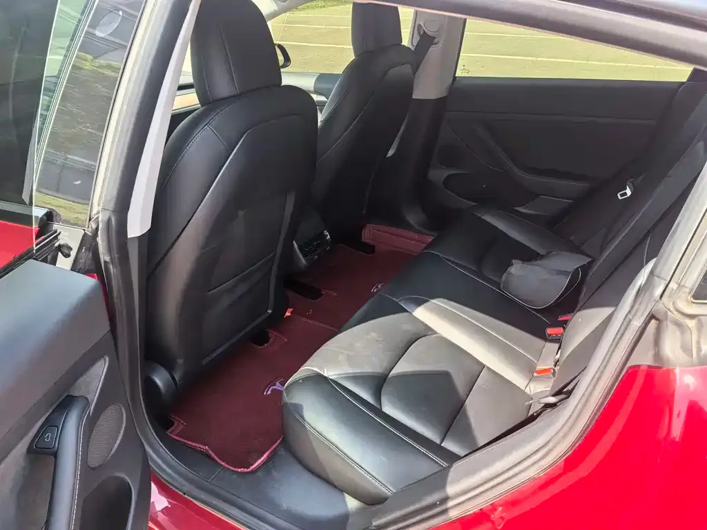 Tesla Model 3 — фото 2