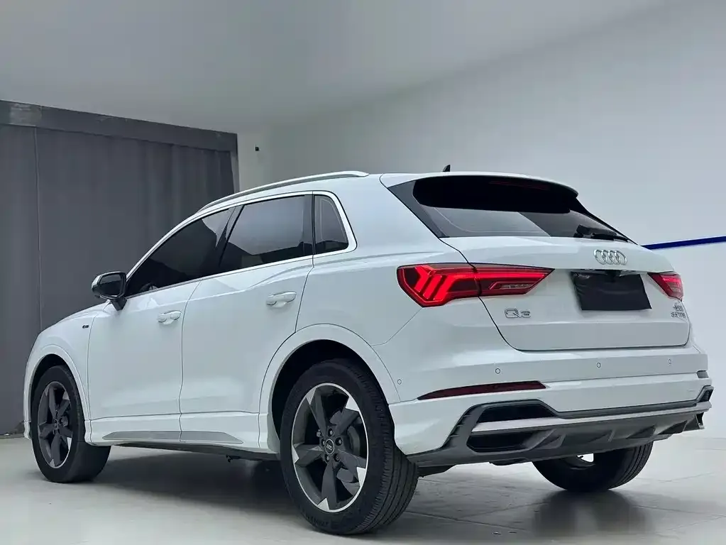 Audi Q3 — фото 8