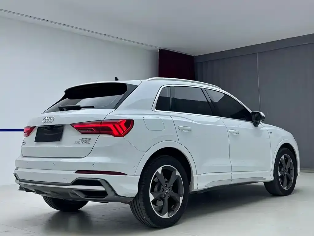 Audi Q3 — фото 3