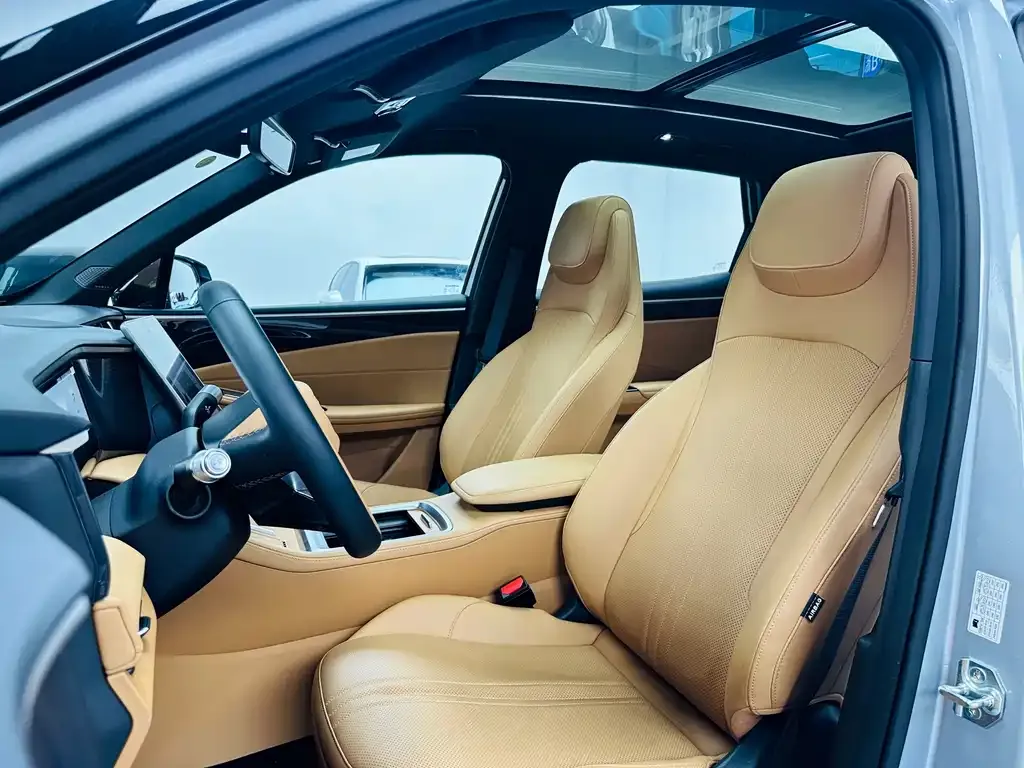 Geely Galaxy L7 — фото 10